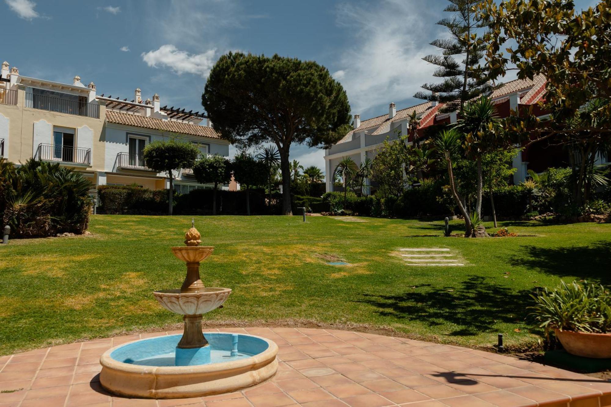 House With Sea And Mountain Views On The Beach, Bahia De * Marbella