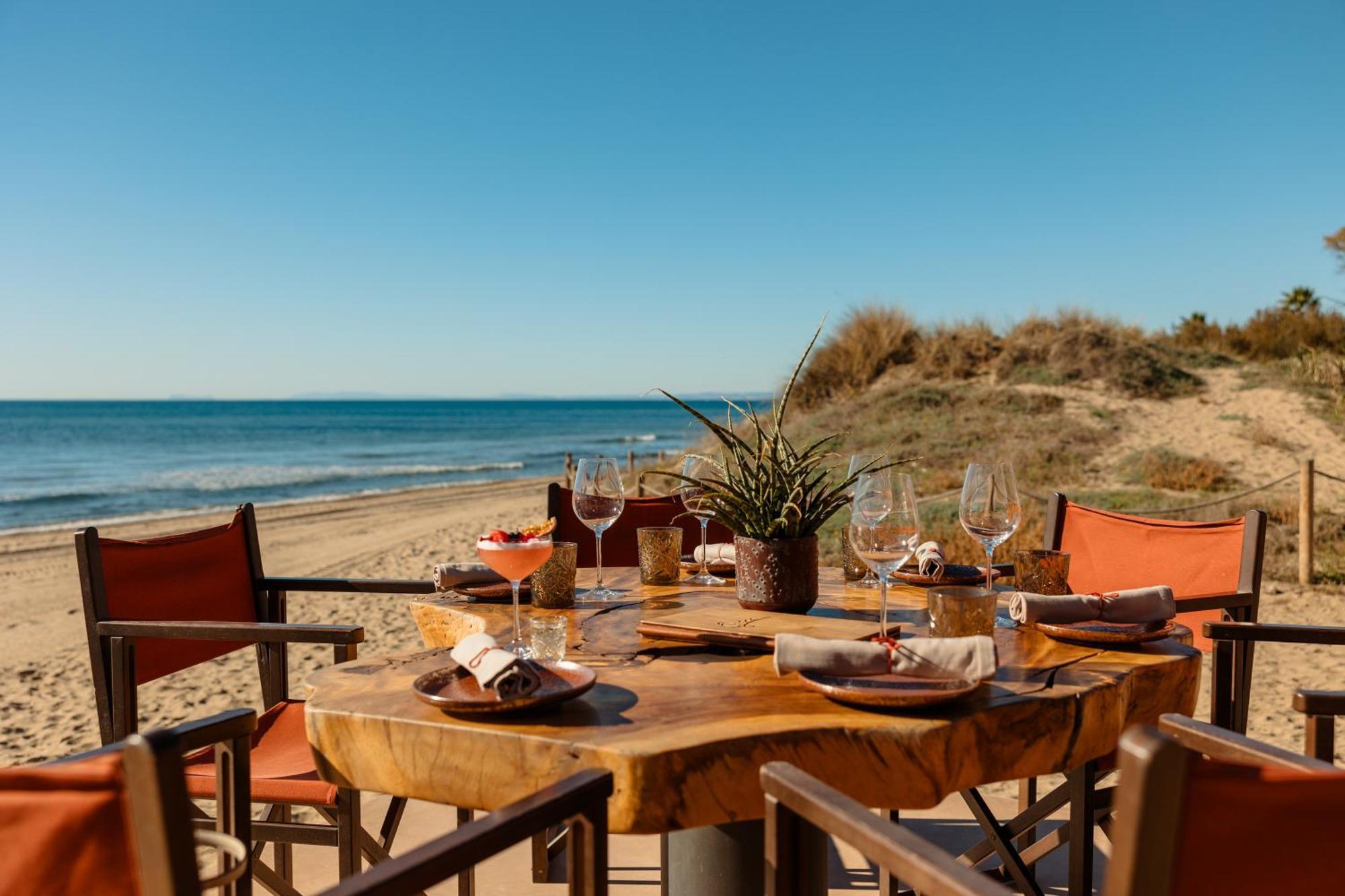 House With Sea And Mountain Views On The Beach, Bahia De * Marbella