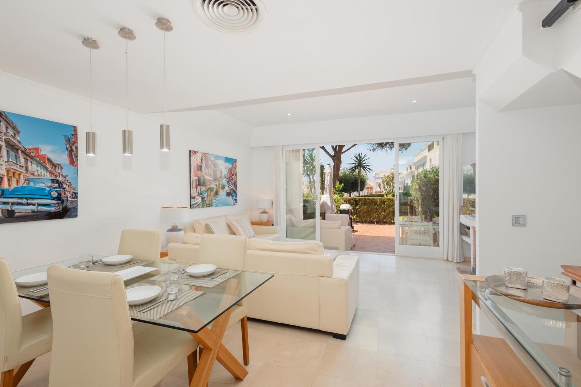 Holiday home House With Sea And Mountain Views On The Beach, Bahia De *