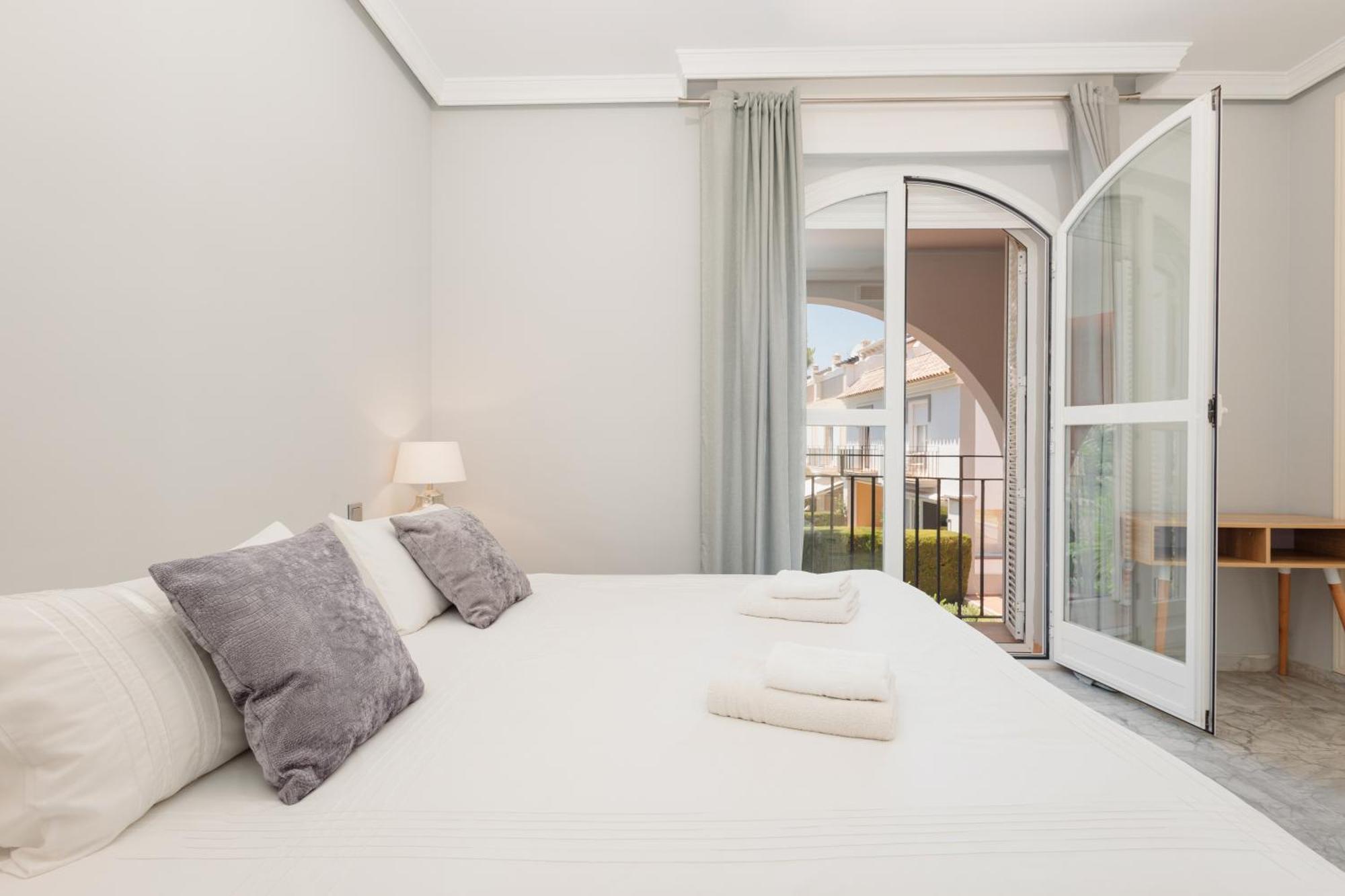 Holiday home House With Sea And Mountain Views On The Beach, Bahia De Marbella